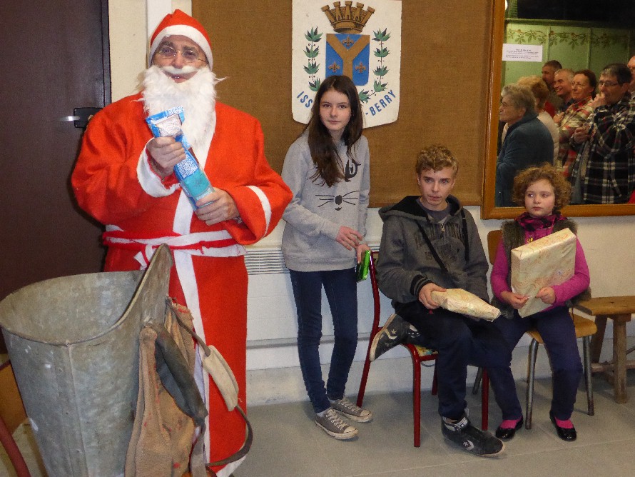 Le Père Noël vide sa hotte